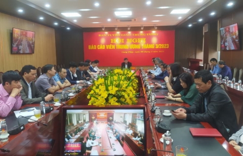Hội nghị Báo cáo viên Trung ương tháng